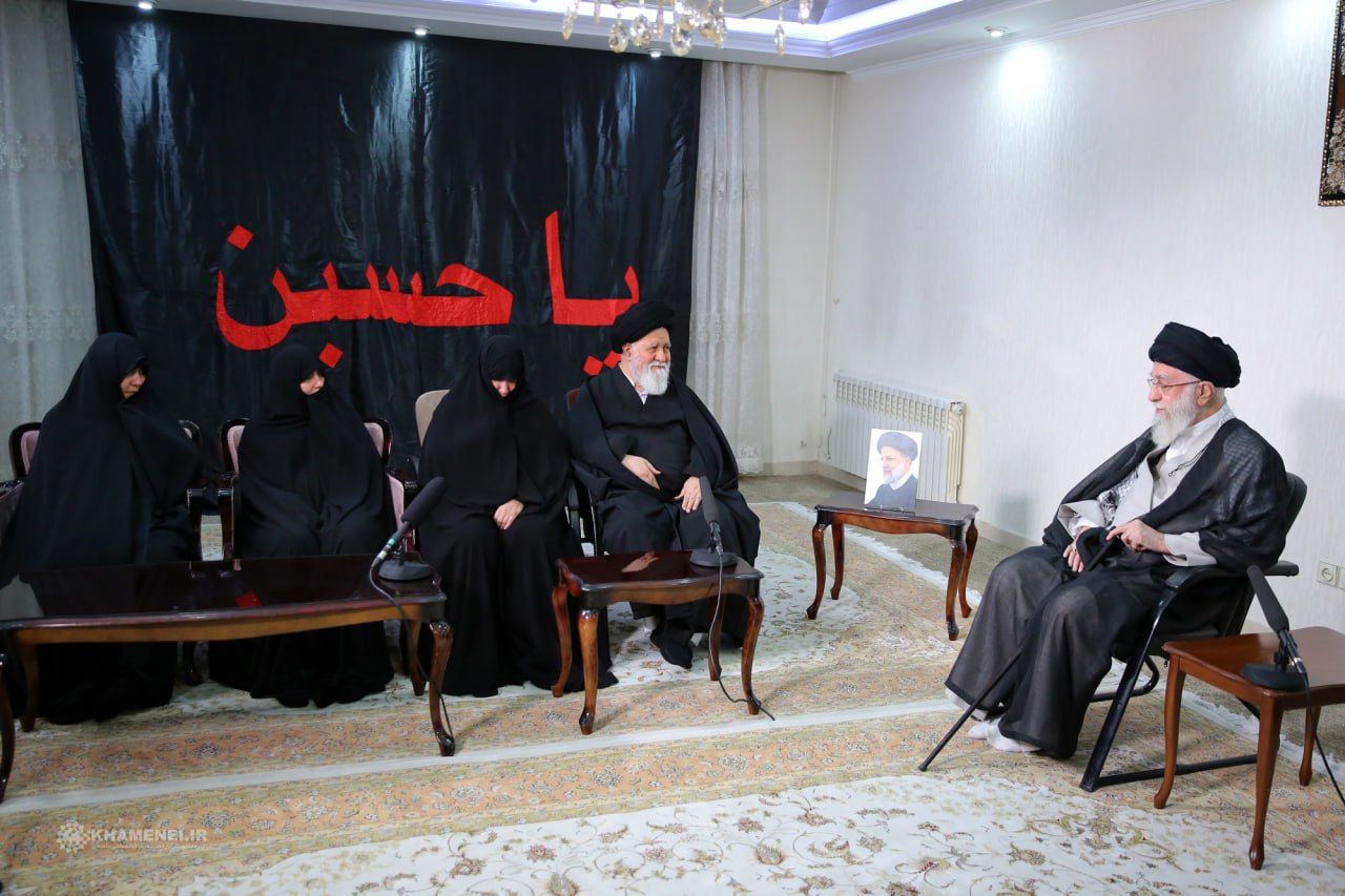 احمد علم‌الهدی میزبان رهبر انقلاب شد / اولین تصویر از آیت‌الله خامنه‌ای در منزل شهید سیدابراهیم رئیسی + عکس 2