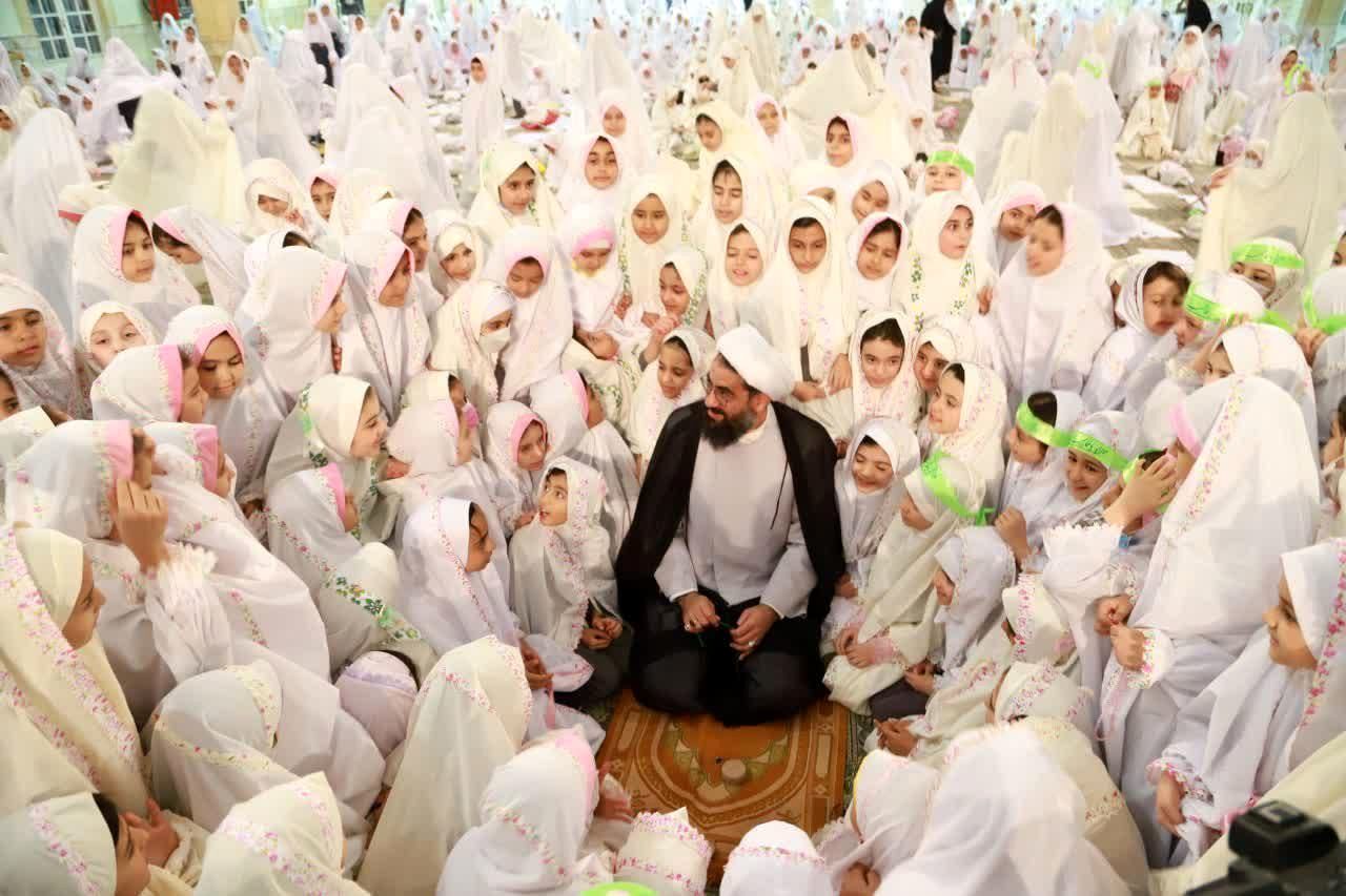 این تصویر از امام جمعه همدان پربازدید شد / عکس