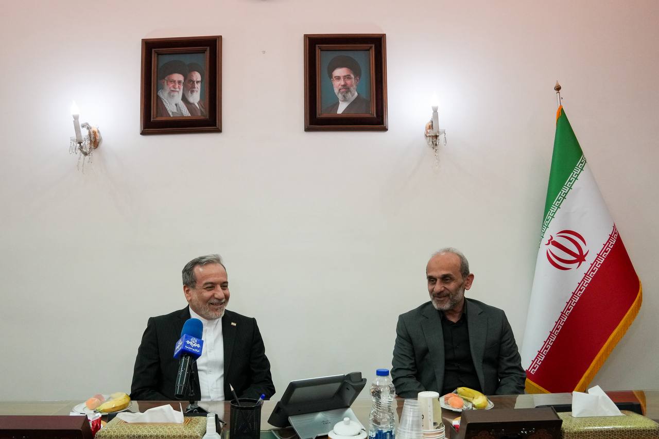 دیدار رئیس سازمان صداوسیما با عراقچی + عکس