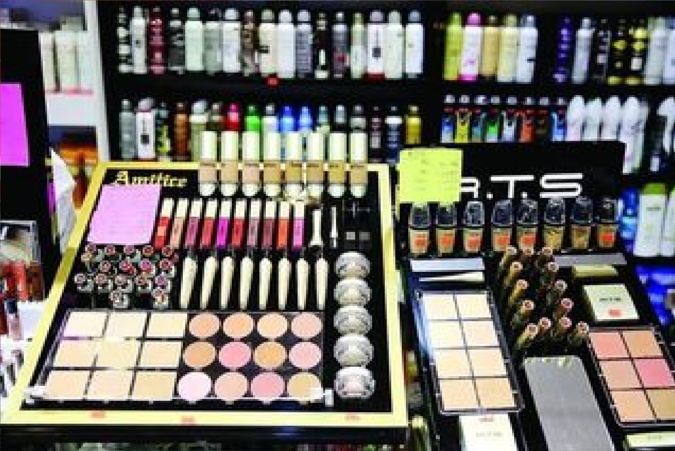 فهرست برخی محصولات آرایشی غیرمجاز منتشر شد + اسامی