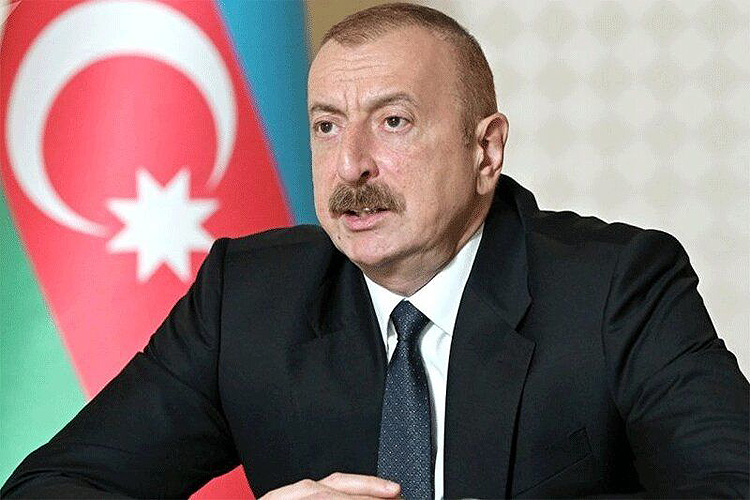 باکو کنار ملت ایران ایستاده است