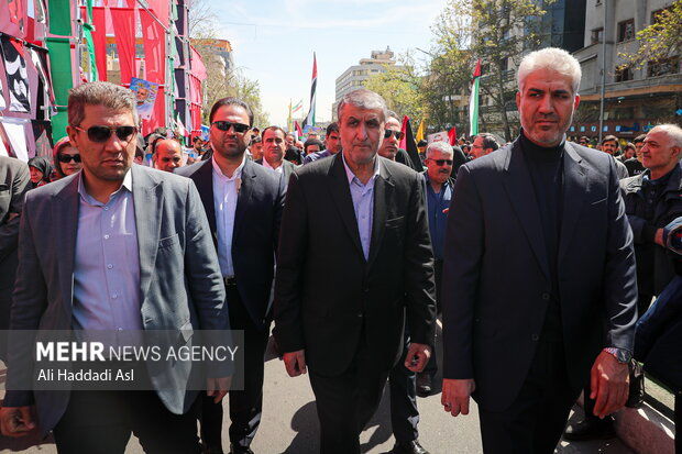 محمد اسلامی رئیس سازمان انرژی اتمی در راهپیمایی روز قدس