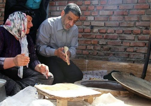 عکس: سیاستمدار معروف نانوا شد
