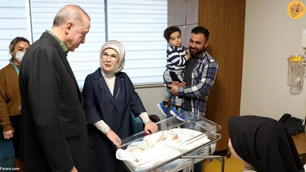 عیادت اردوغان و همسرش از مصدومان زلزله
