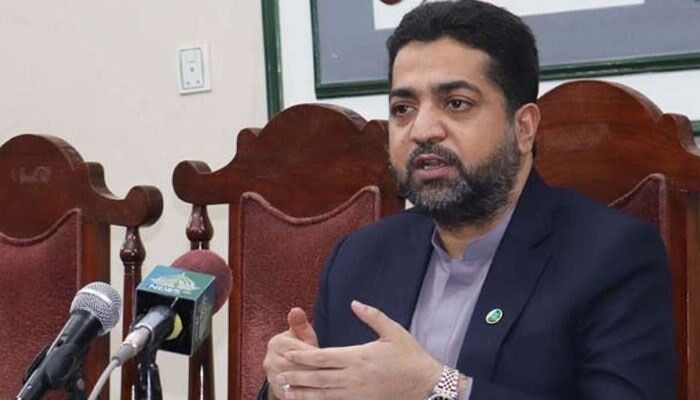 خودروی حامل وزیر امور داخلی بلوچستان پاکستان هدف حمله قرار گرفت/ چند نفر زخمی شدند؟