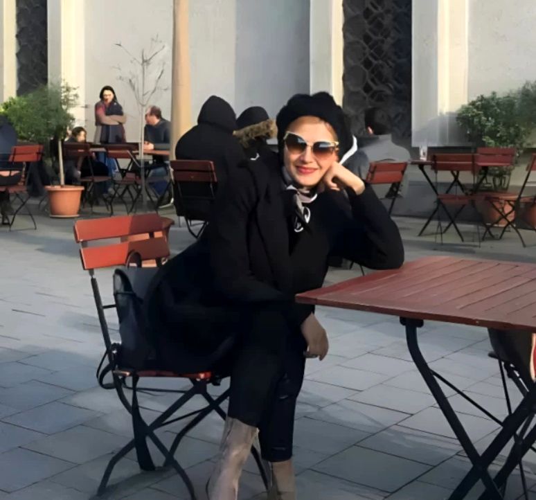 ظاهر متفاوت خاله شادونه در خارج از کشور / عکس 3
