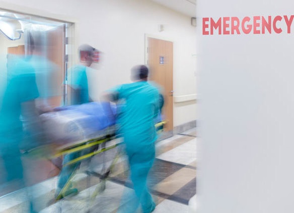 ۱۱ مصدوم در اثر واژگونی یک پل در نزدیکی سد فریمان