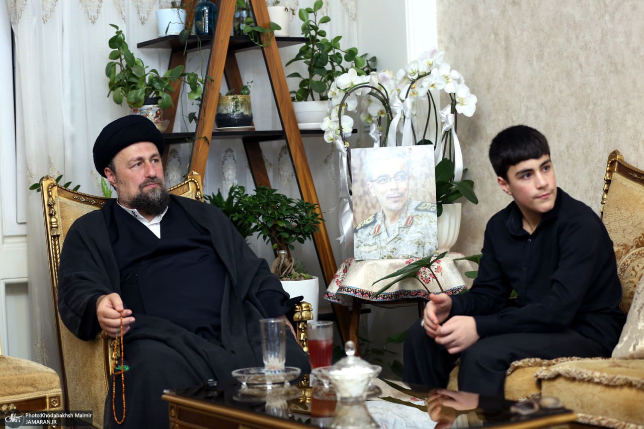 دیدار سیدحسن خمینی با خانواده سپهبد شهید باقری + عکس 3
