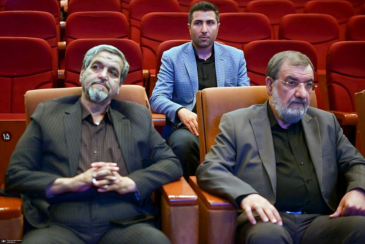 عکسی از همنشینی محسن رضایی و اصلاح طلب معروف در یک مراسم ختم