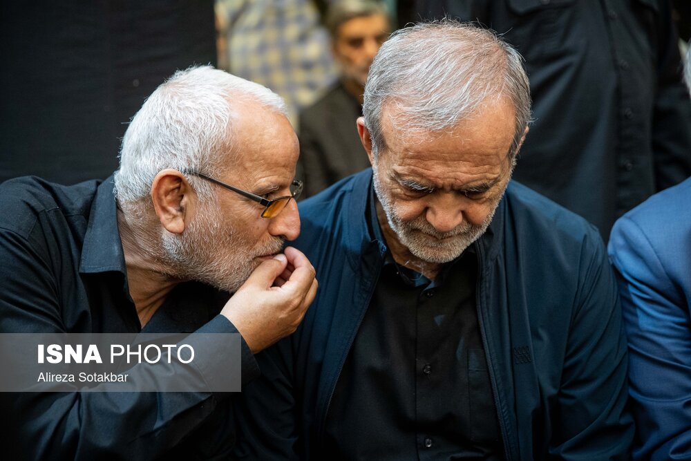 هم‌نشینی پزشکیان و چهره‌های اصولگرا و اصلاح‌طلب در مراسم ختم احمد توکلی + تصاویر 6