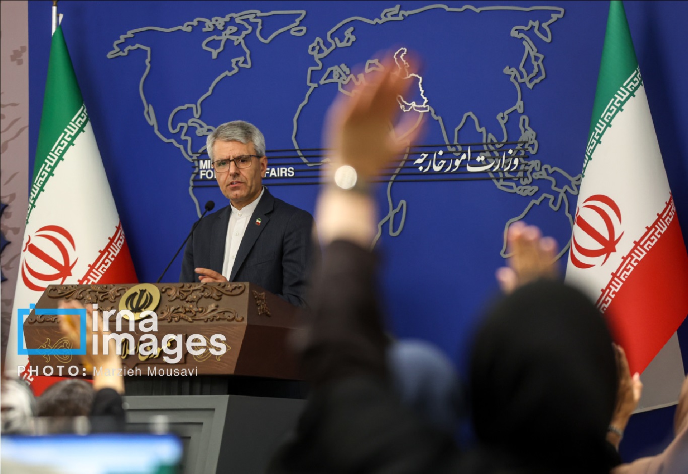 گرفتاری واشنگتن در پرده‌ آهنین/ بقائی: دولت آمریکا برای مخفی کردن حقیقت تلاش می‌کند