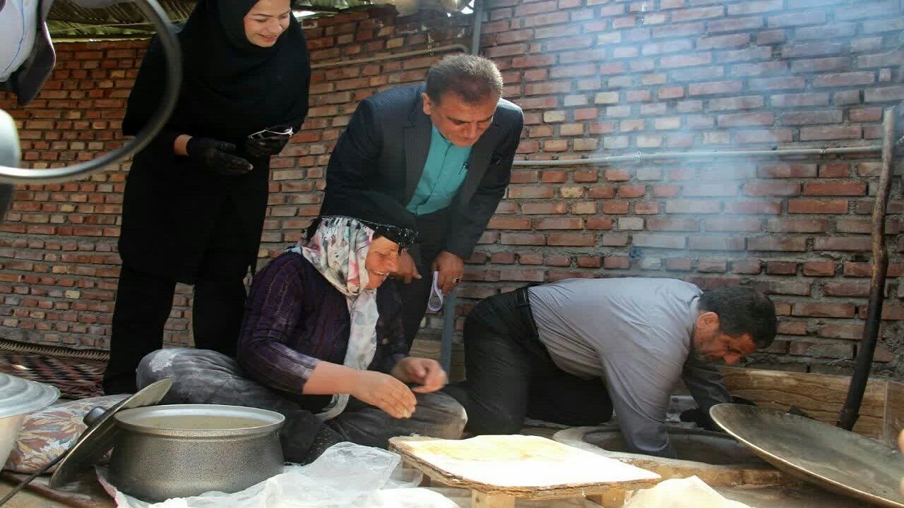 عکس: سیاستمدار معروف نانوا شد