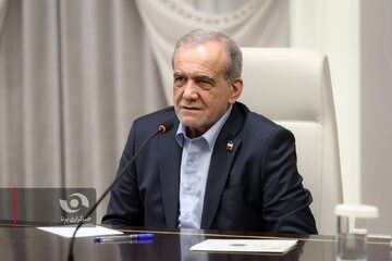 انتقاد روزنامه اصولگرا از صداقت پزشکیان/ بخش بزرگی از جامعه با شنیدن مشکلات،  حتما احساس بدی نسبت به آینده پیدا می‌ کنند