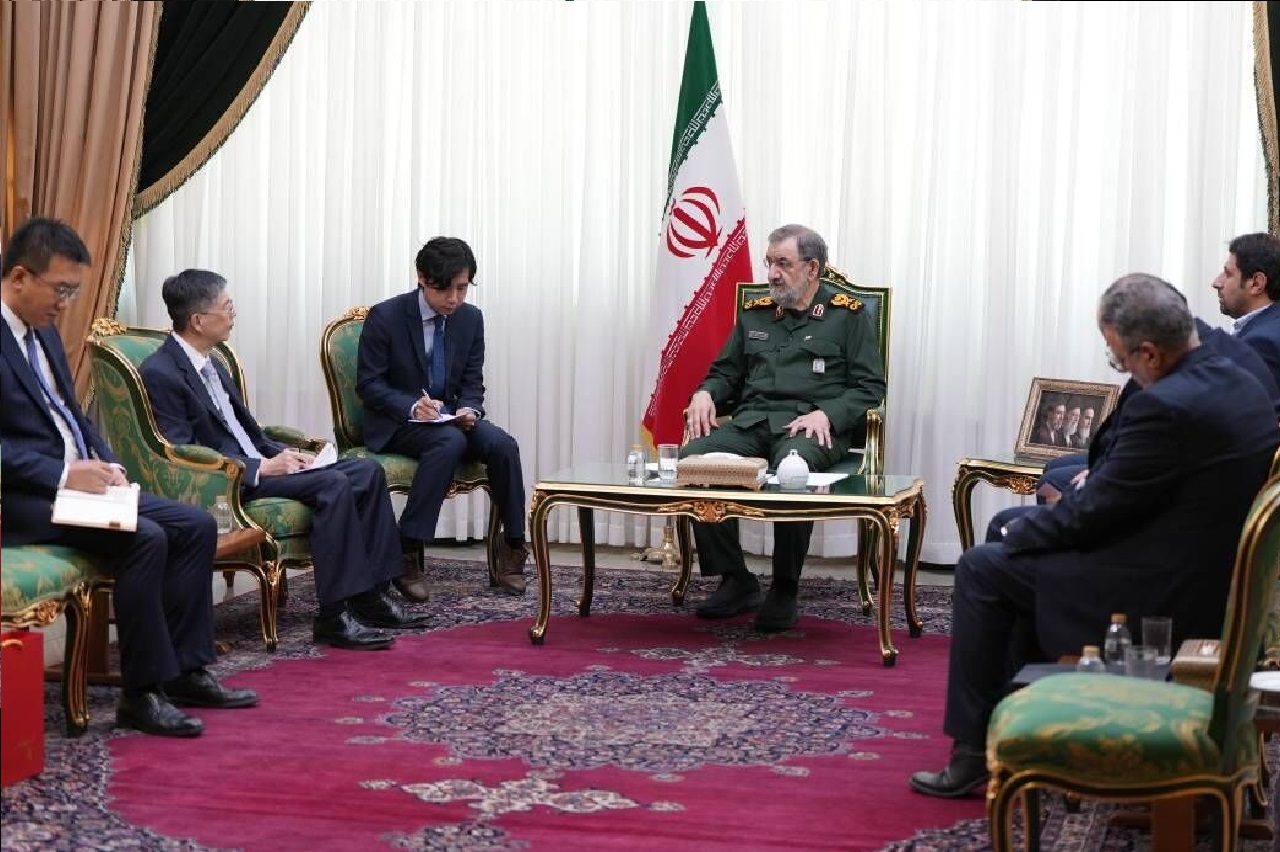 محسن رضایی: آمریکا باید جنگ را پایان دهد و پول‌های مسدود شده ایران را بپردازد/ تنگه هرمز باز نخواهد شد مگر اینکه....