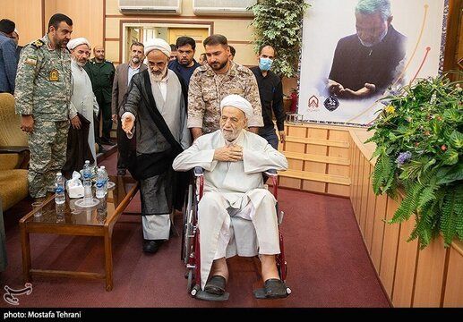 تصاویر حضور قرائتی با ویلچر در یک مراسم + عکس ها 4