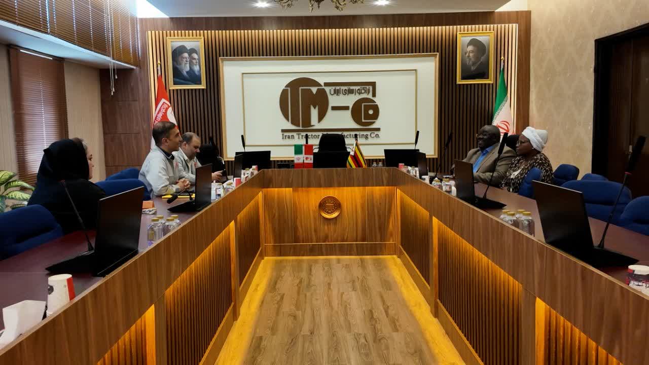 سفیر زیمبابوه خواستار راه‌اندازی خط مونتاژ تراکتور ایرانی در کشورش شد