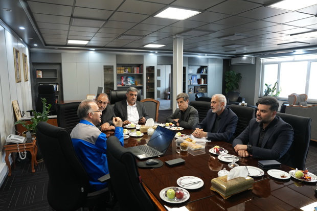 بازدید نمایندگان مجلس از ایران‌خودرو؛ روایت نزدیک از واقعیت‌های تولید