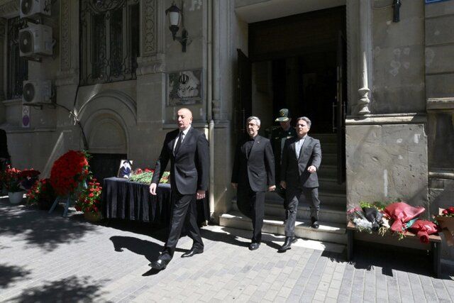 حضور علی‌اف در سفارت ایران در باکو/ امضاء دفتر یادبود شهدای جمهور