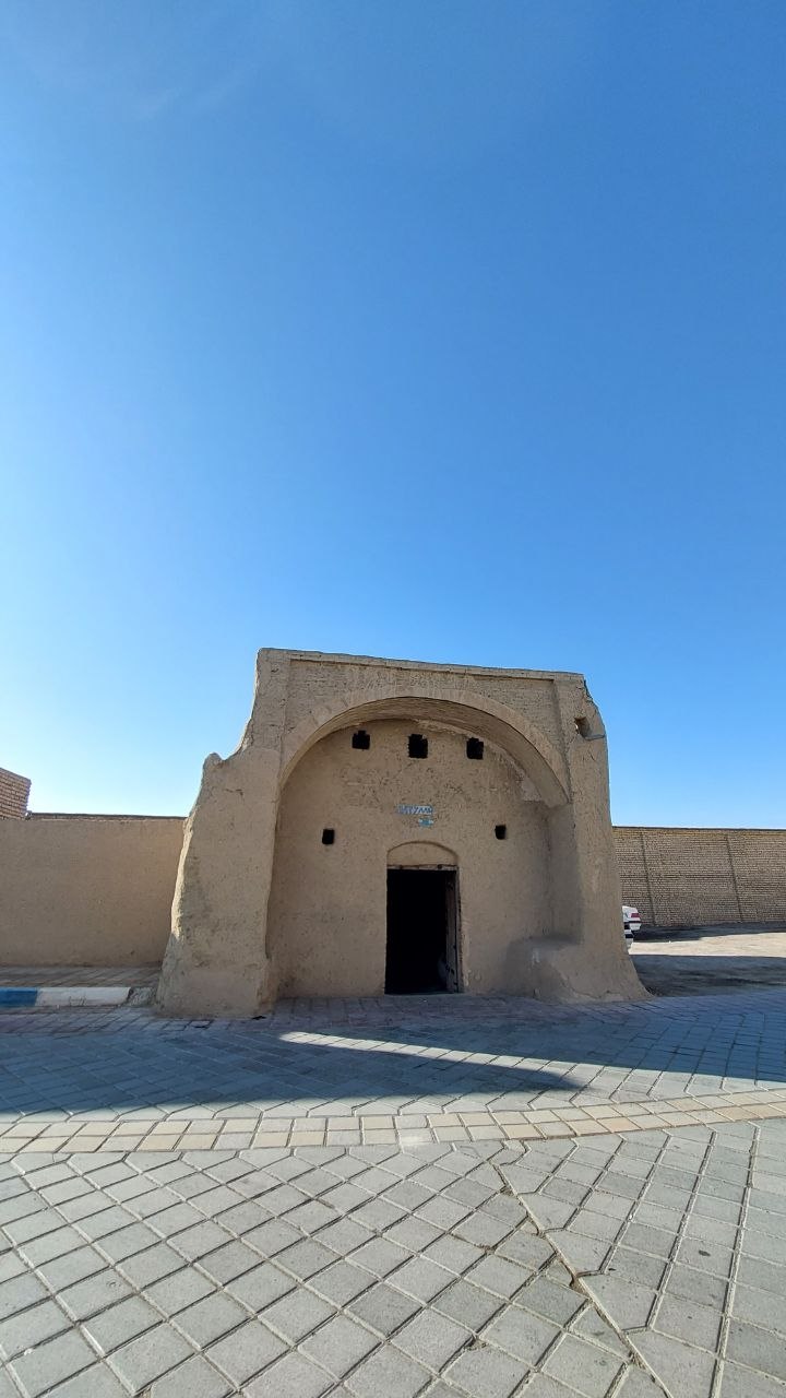 شهری سفید با رمل‌های طلایی 5