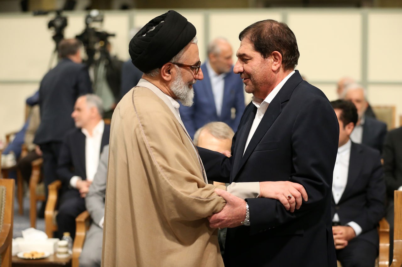 تیپ خاص علی لاریجانی در دیدار با رهبری / چهره خندان پزشکیان شکار دوربین ها شد + تصاویر 3
