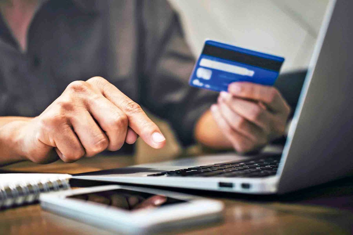 کلاهبرداری ۴ همتی در پوشش شرکت مهاجرتی / ۳۰۰ نفر شکایت کردند