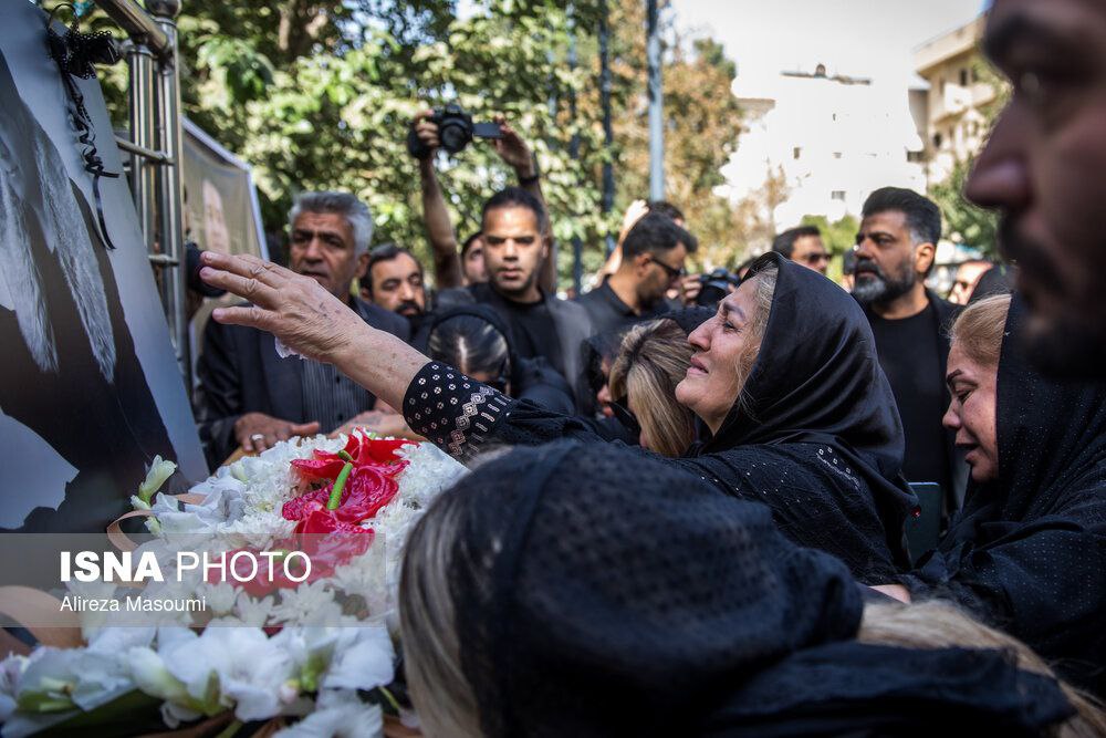 قاب‌هایی از مراسم تشییع پیکر امید جهان 9