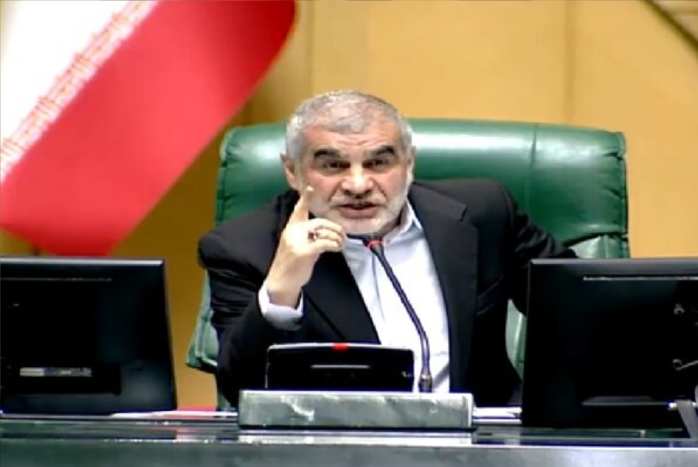 نیکزاد: موشک‌ هایی که به بیت اصابت کرد تنها چند کروز بود نه سنگرشکن/ دنیا بداند که رهبر ما در زیرزمین یا پناهگاه نبود