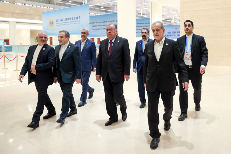 دیدار پزشکیان با همتای تاجیکستانیاش / تاکید ایران بر ضرورت جلوگیری از تداوم جنایات رژیم صهیونیستی 6