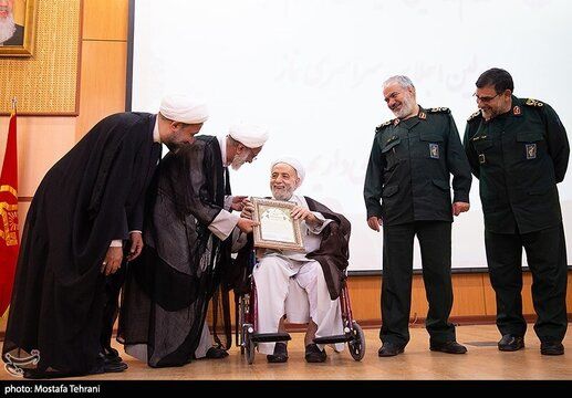 تصاویر حضور قرائتی با ویلچر در یک مراسم + عکس ها 10