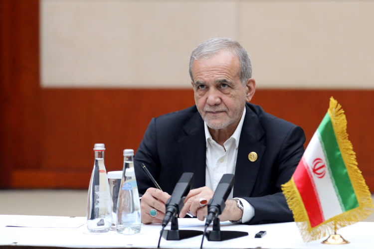 دیدار پزشکیان با همتای تاجیکستانیاش / تاکید ایران بر ضرورت جلوگیری از تداوم جنایات رژیم صهیونیستی 5