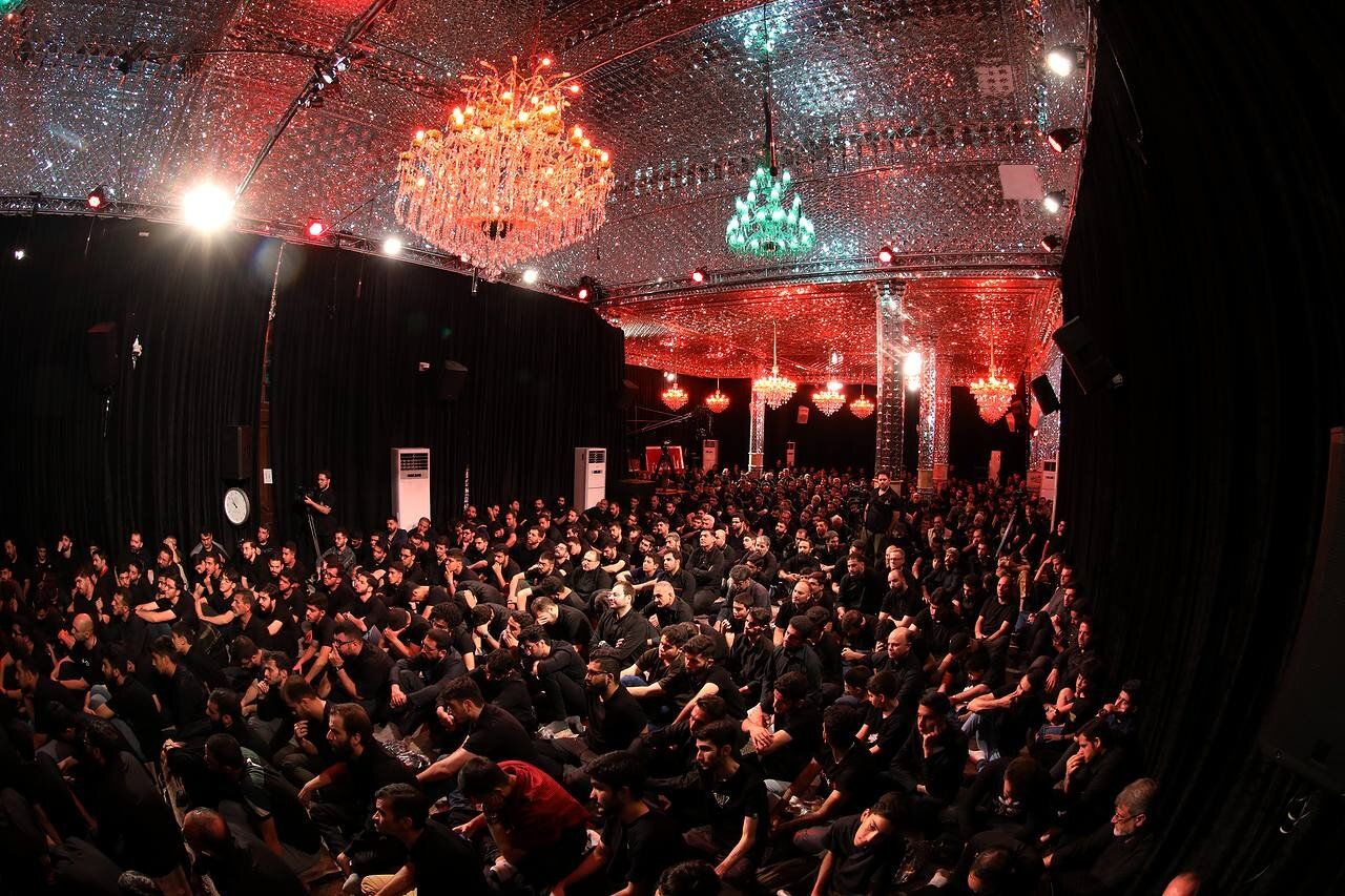 حضور علی لاریجانی در مراسم عزاداری شب تاسوعای حسینی / + عکس