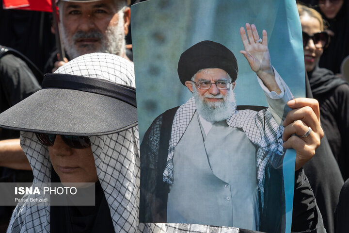 فیلم حضور آیت الله جوادی آملی در مسجد جمکران برای اقامه نماز بر پیکر رهبر شهید
