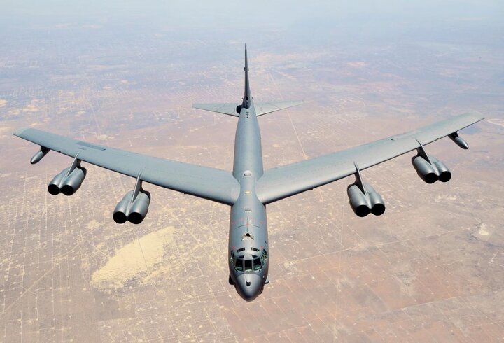 سقوط مرگبار بمب‌افکن B-52 آمریکا/ چند نفر کشته شدند؟