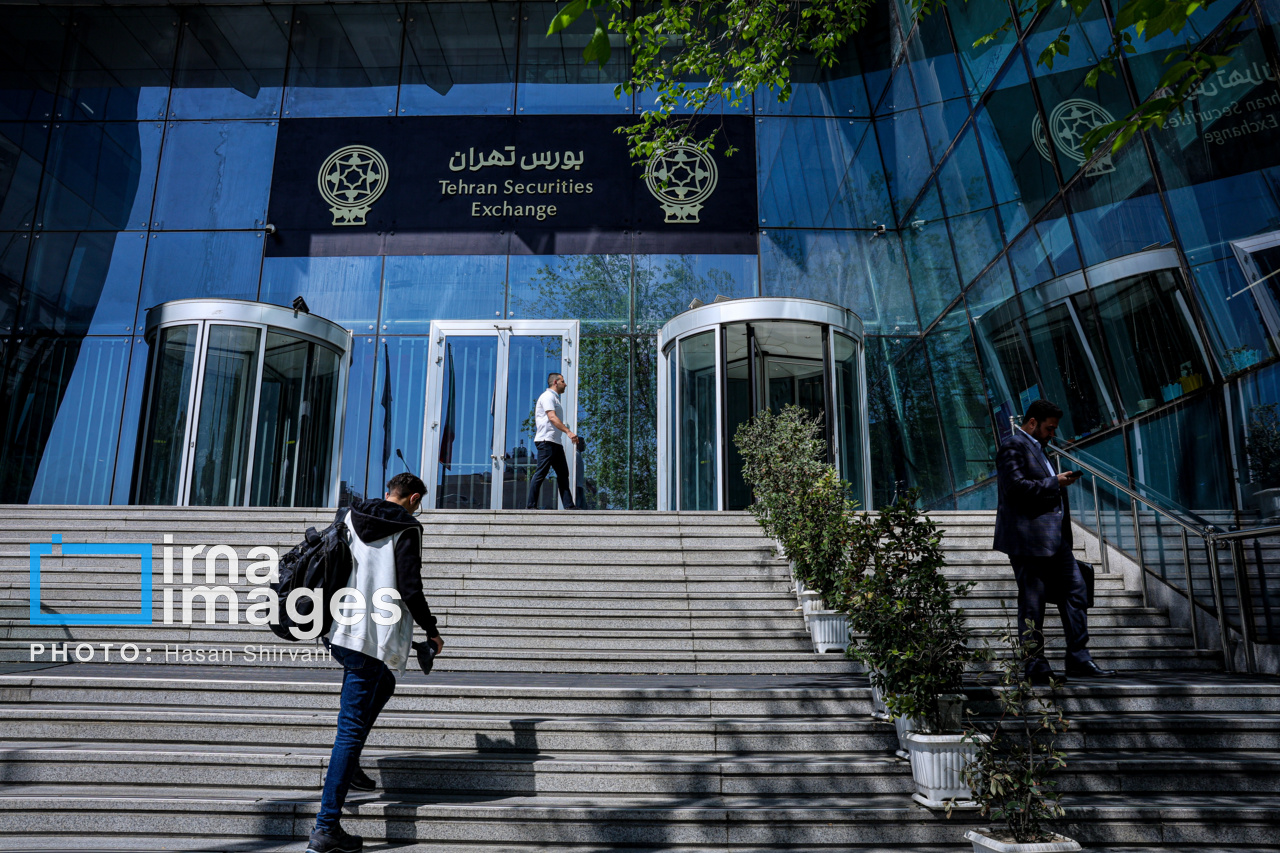 بازار سهام چشم‌انتظار توافق این هفته؛ ارزندگی، سهام را به سمت قله‌های جدید می‌برد +فیلم