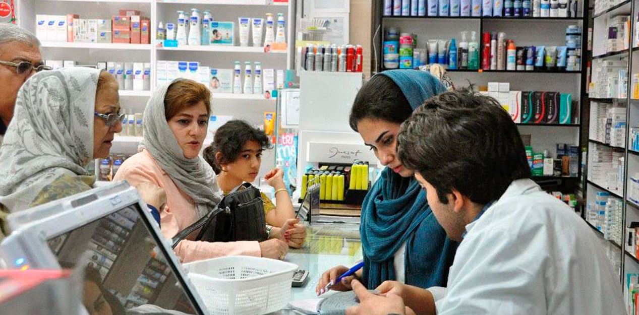 شوک قیمتی به بازار دارو/ آموکسی‌سیلین ۳۲۰ هزار تومانی، ۱.۲ میلیون شد/ بیماران چقدر بیشتر از جیب می‌پردازند؟
