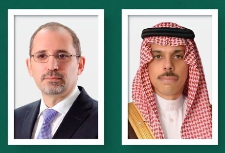 تنگه هرمز؛ محور گفتوگوی تلفنی وزرای خارجه اردن و عربستان