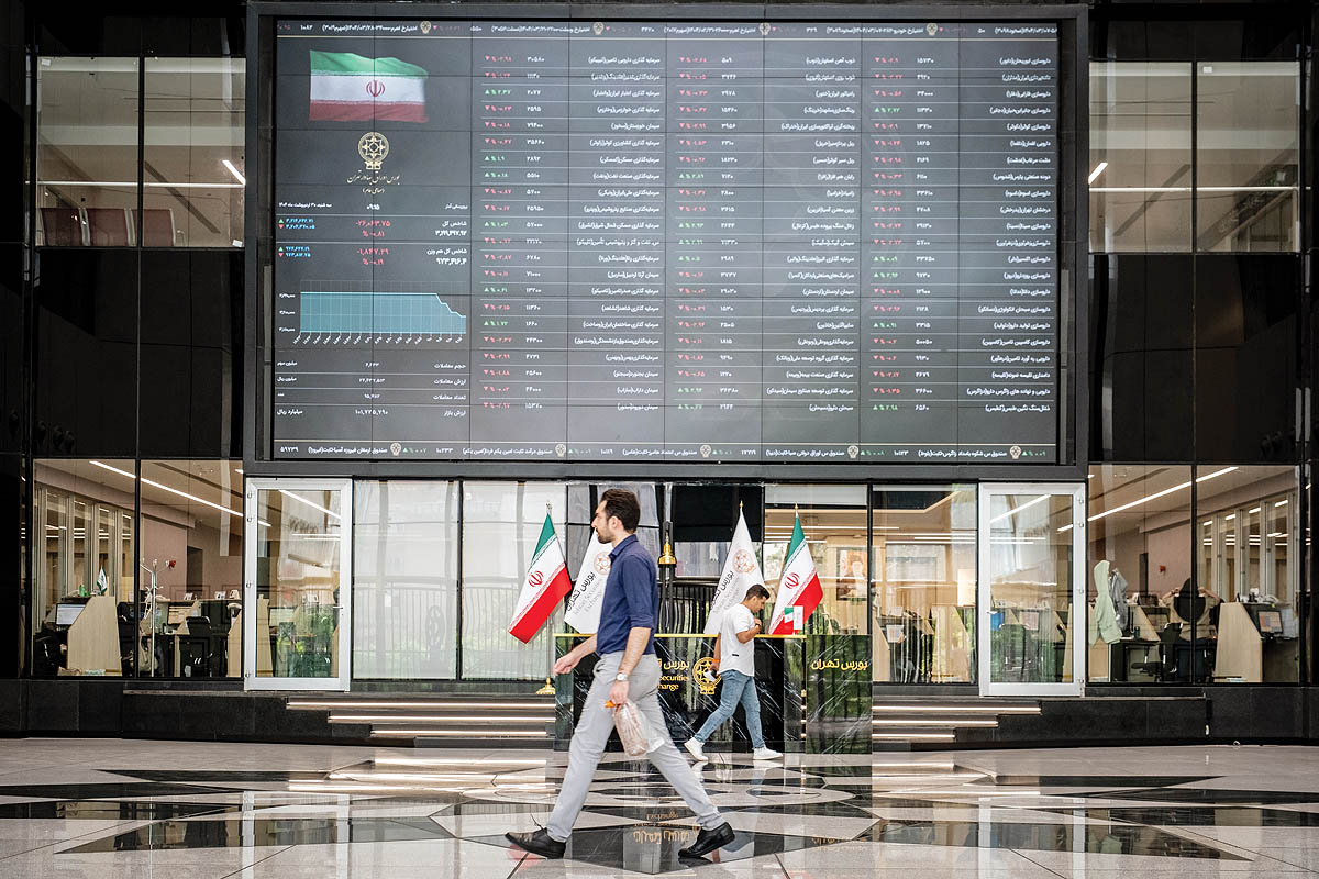 سنتشکنی در بورس تهران؛ چرا سهام کوچک از غولهای بازار پیشی گرفتند؟