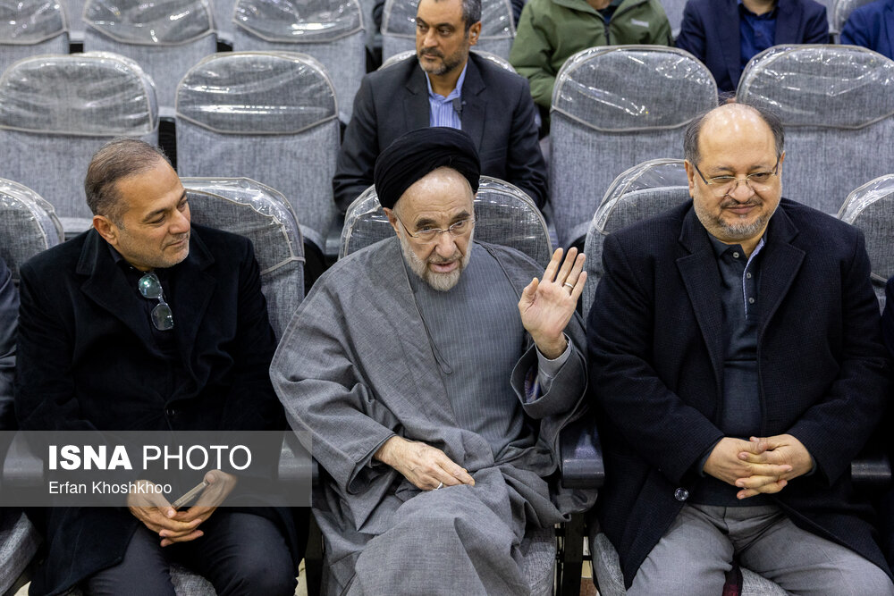 شریعتمداری