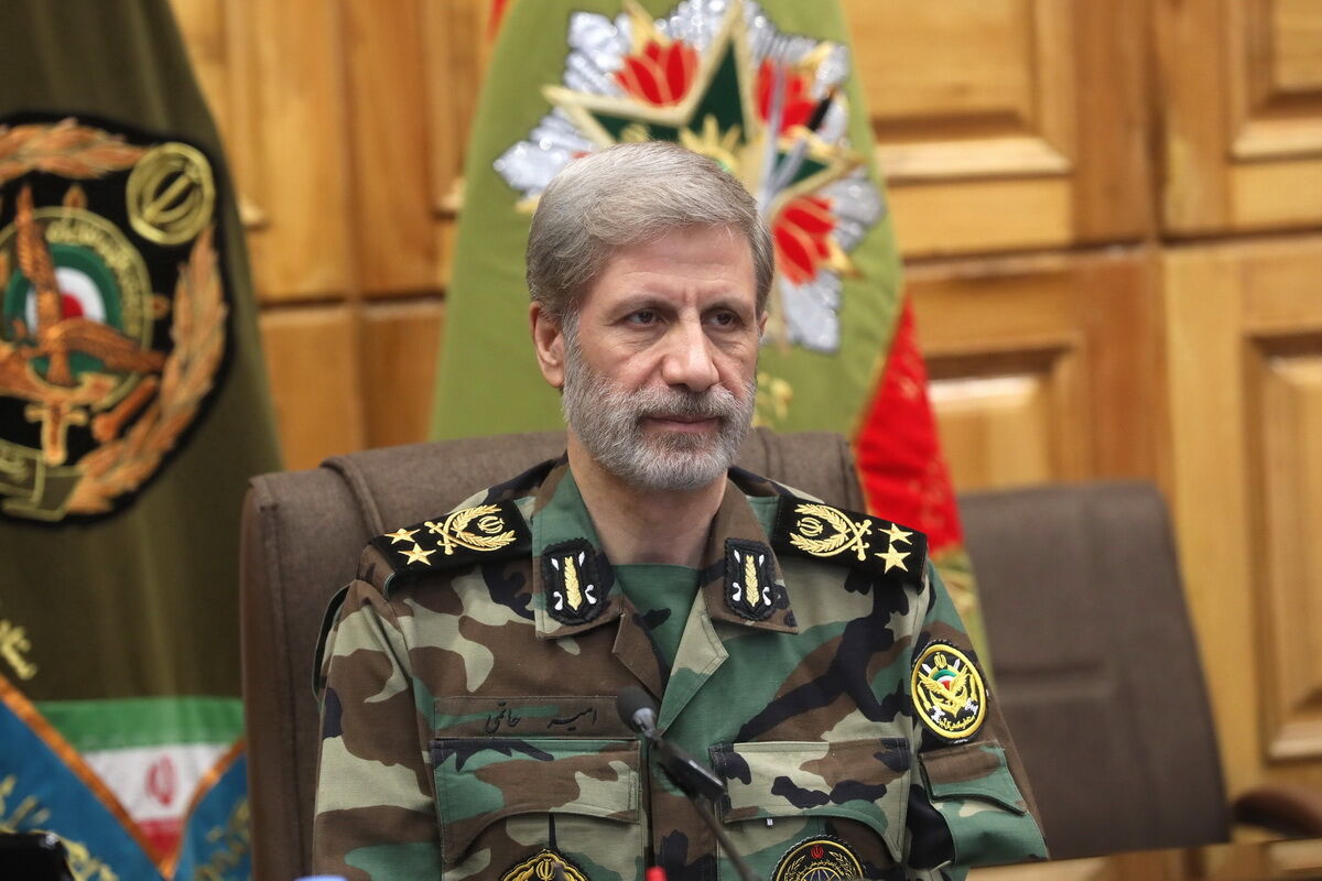 سرلشکر حاتمی: تا آخرین نفس از خاک پاک ایران و استقلال آن در مقابل متجاوزان دفاع می‎کنیم