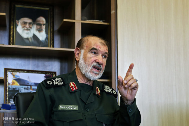 معاون قرارگاه خاتمالانبیاء: برگهای زیادی وجود دارد که اگر لازم شود، از آنها استفاده خواهیم کرد