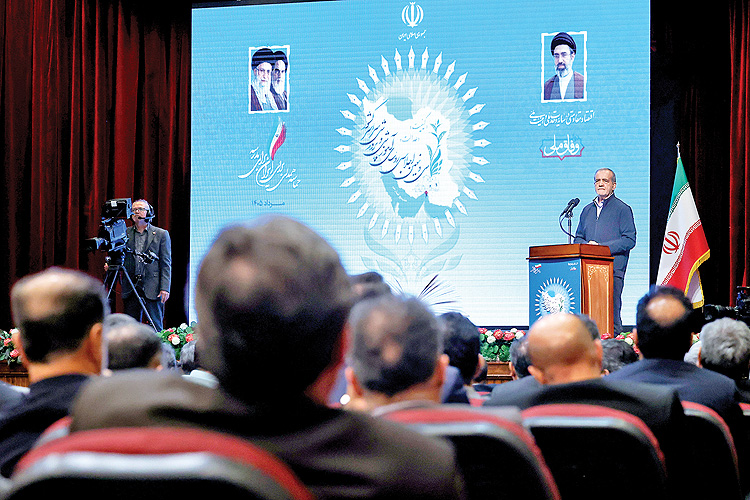 انتقاد پزشکیان از منتقدان توافق