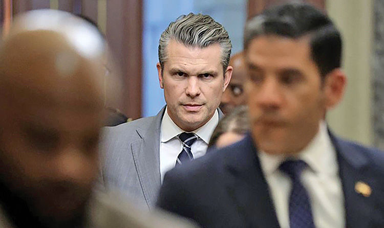 هگست در جست‌و‌جوی «جنگ صلیبی آمریکایی»