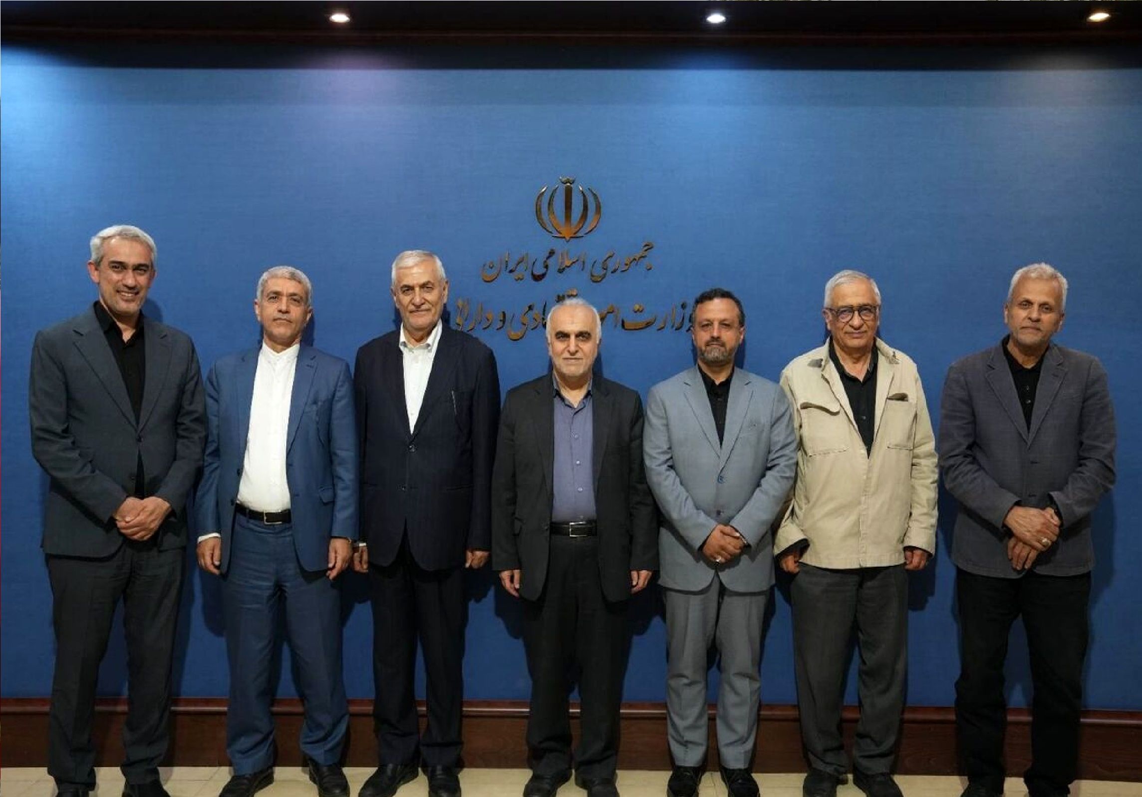 نشست مهم مدنی‌زاده با وزرای اقتصاد دولت‌های قبل