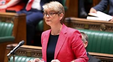 حمایت لندن از مذاکرات ایران و آمریکا همراه با تکرار ادعاهای هسته‌ای