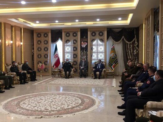 تصویری از دیدار وزیر دفاع عراق با سرلشکر باقری