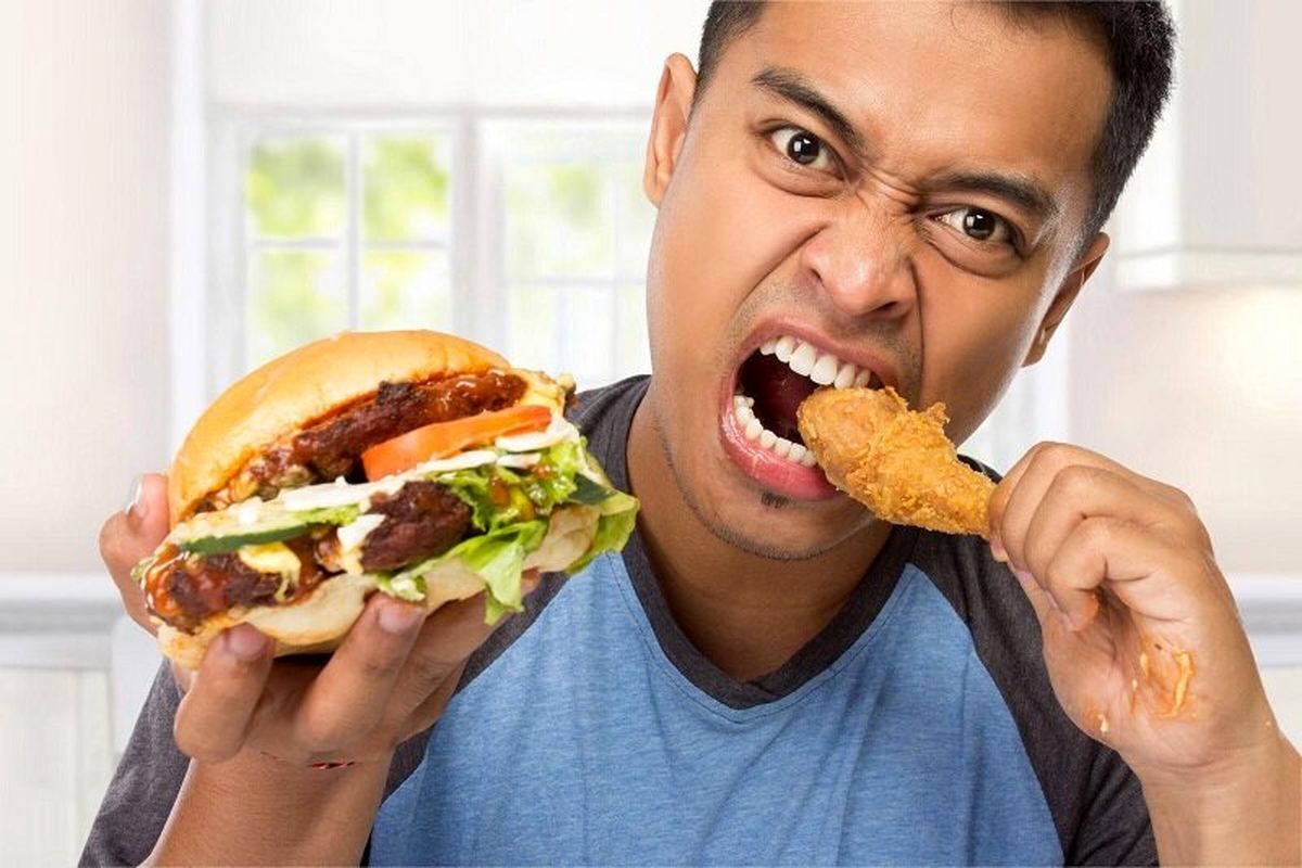 چگونه با پرخوری عصبی مقابله کنیم؟