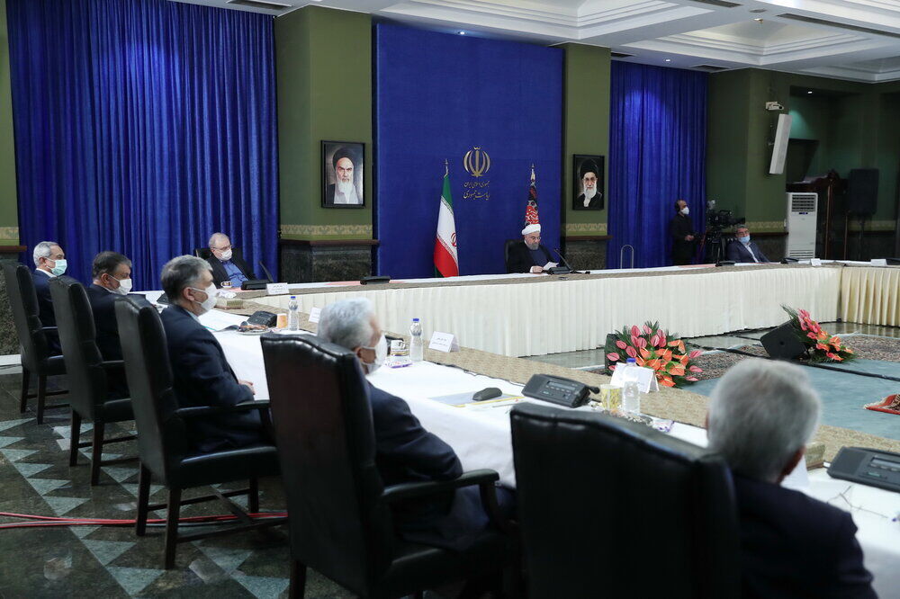روحانی: افرادی که بیماری خود را مخفی می‌کنند باید به شدت جریمه شوند