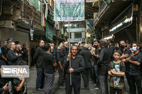 مراسم عزاداری تاسوعا در بازار تهران+عکس‌ها