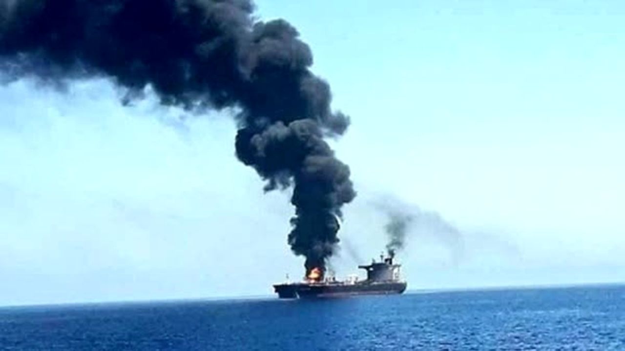 فوری/حمله موشکی به یک کشتی در یمن+جزییات
