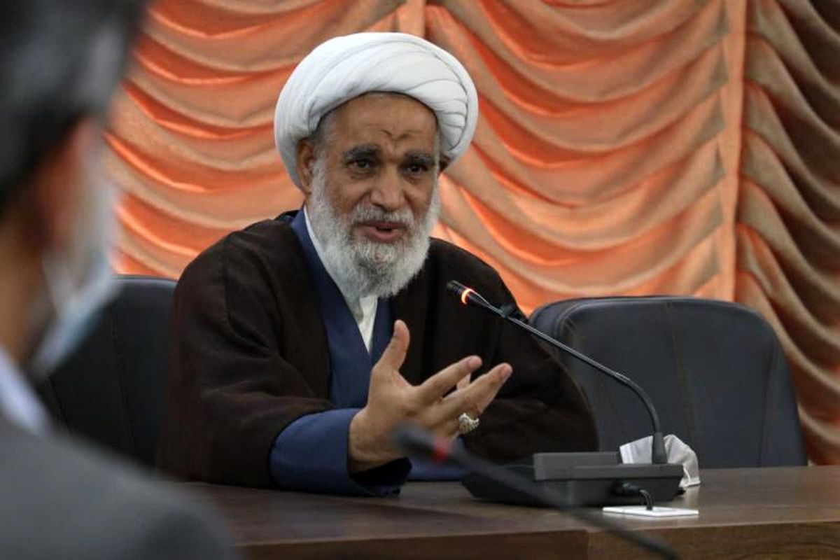 عضو مجلس خبرگان: تحریم‌های بیشتر شود، بیشتر پیشرفت می‌کنیم